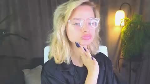 Nora online show from August 4, 7:38 am