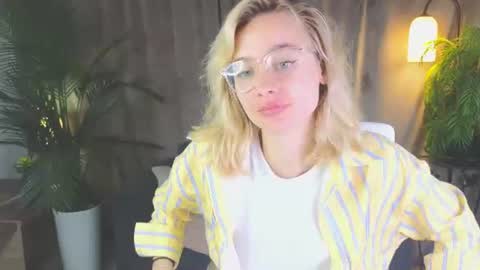 Nora online show from August 5, 8:45 am