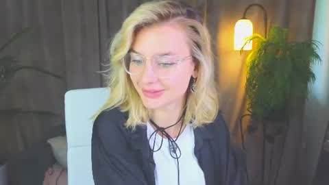 Nora online show from August 8, 7:41 am