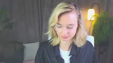 Nora online show from August 9, 8:37 am