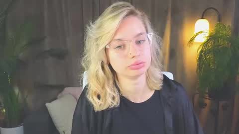 Nora online show from August 12, 7:43 am