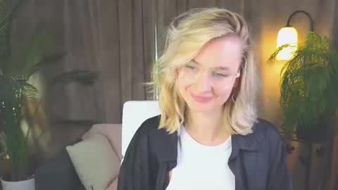 Nora online show from August 12, 11:12 am