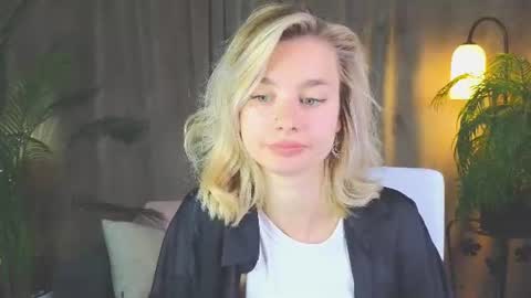 Nora online show from August 13, 7:44 am