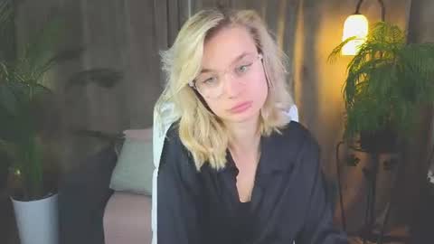 Nora online show from August 13, 11:02 am