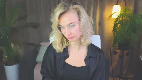 Nora online show from August 13, 12:08 pm