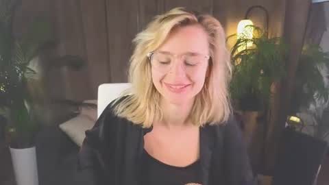 Nora online show from August 14, 7:56 am