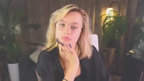 Nora online show from August 14, 11:25 am