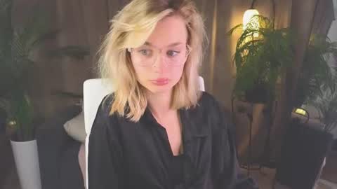 Nora online show from August 14, 12:42 pm
