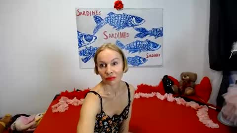 noraohgreys online show from August 1, 7:20 pm