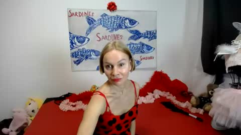noraohgreys online show from August 4, 9:23 pm