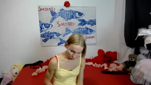 noraohgreys online show from August 5, 7:12 pm