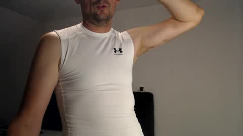 nordicrunner76 online show from August 4, 10:40 pm