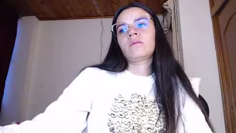 noreen_ online show from July 27, 11:21 pm