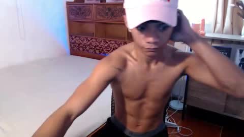 Hi im ariel online show from May 19, 8:26 am