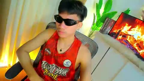 Hi im ariel online show from May 27, 11:07 pm