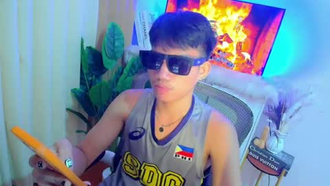 Hi im ariel online show from June 19, 3:12 pm