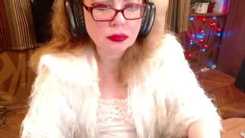 miss Tress online show from July 12, 9:10 pm