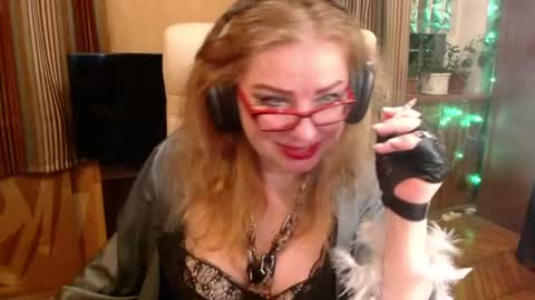 miss Tress online show from July 28, 12:05 am