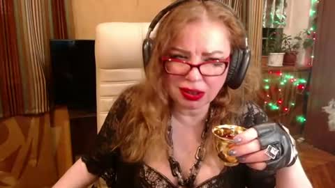 miss Tress online show from August 12, 8:22 pm