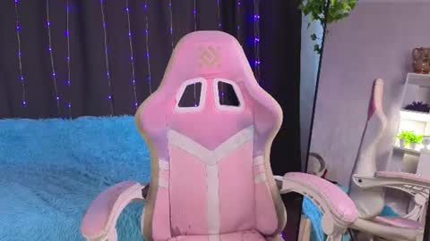 Emily online show from August 4, 6:43 am