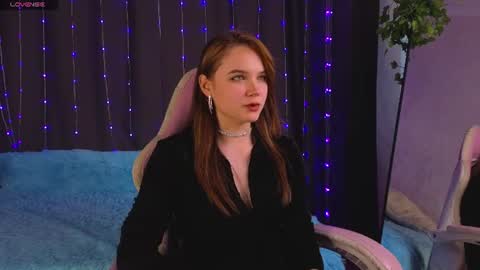 Emily online show from August 5, 8:45 am