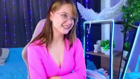 Emily online show from August 13, 7:11 am