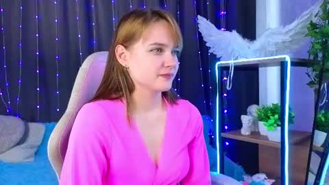 Emily online show from August 13, 9:34 am