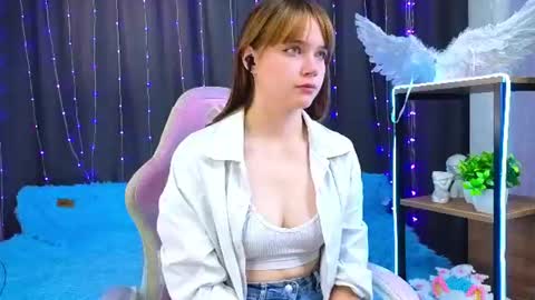 Emily online show from August 15, 6:06 am