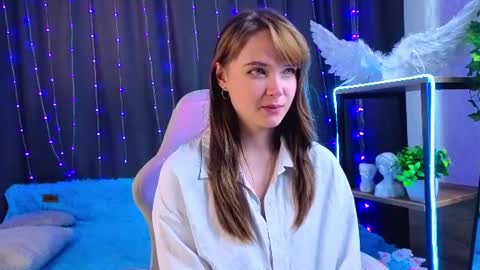 Emily online show from August 17, 4:39 am