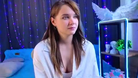 Emily online show from August 17, 10:20 am