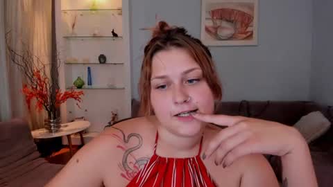 NORA online show from August 7, 10:10 pm
