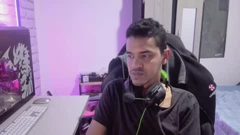 not4work online show from May 9, 4:04 am