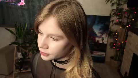 nothing_freya online show from August 9, 10:00 pm
