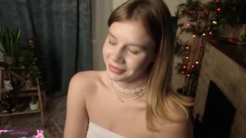 nothing_freya online show from August 10, 10:33 pm