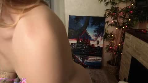 nothing_freya online show from August 11, 1:51 am