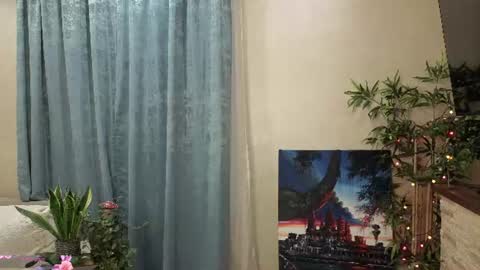 nothing_freya online show from August 14, 1:20 am