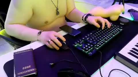 nothingaarseth online show from September 2, 7:32 am