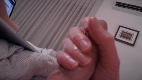 notsleeping1 online show from August 14, 3:59 pm