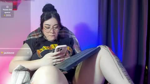 nova  she gara he  independent models online show from August 11, 2:35 am