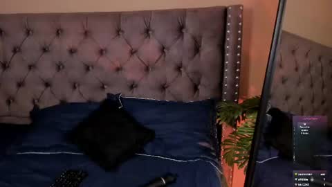 nova_grey__ online show from August 6, 4:50 pm