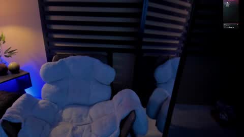 nova_grey__ online show from August 9, 6:20 pm