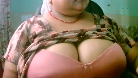 nsexyladdy online show from May 11, 4:26 am