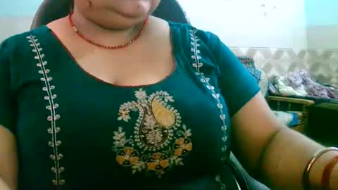 nsexyladdy online show from May 12, 12:05 pm
