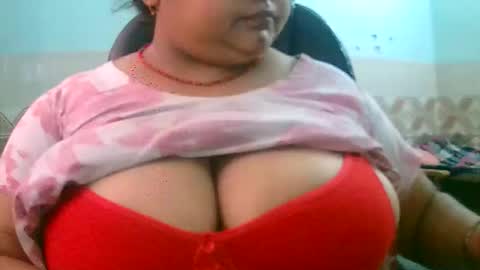 nsexyladdy online show from May 15, 4:34 am
