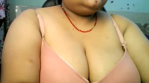 nsexyladdy online show from May 16, 5:29 am