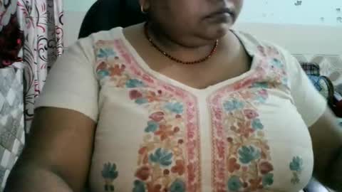 nsexyladdy online show from May 16, 2:39 pm