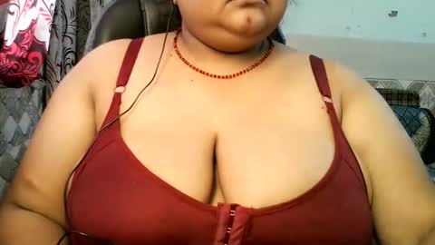 nsexyladdy online show from May 17, 9:21 am