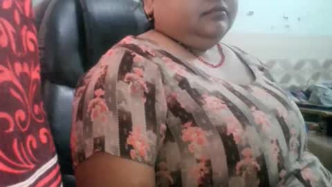 nsexyladdy online show from May 21, 11:34 am