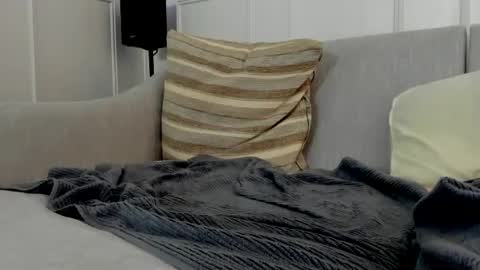 Nudelounger online show from August 3, 9:22 pm