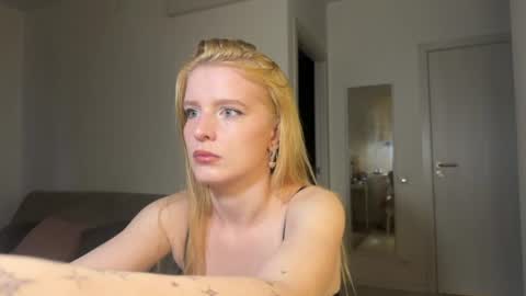 nura_foxx online show from June 30, 1:17 am